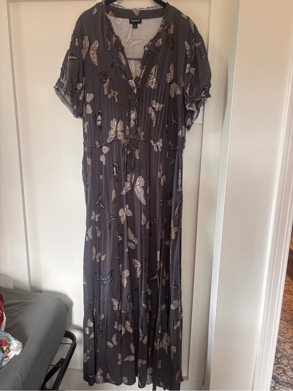 Torrid Size 1 Gray Butterfly Maxi Dress | Cottagecore Boho Tiered Drawstring